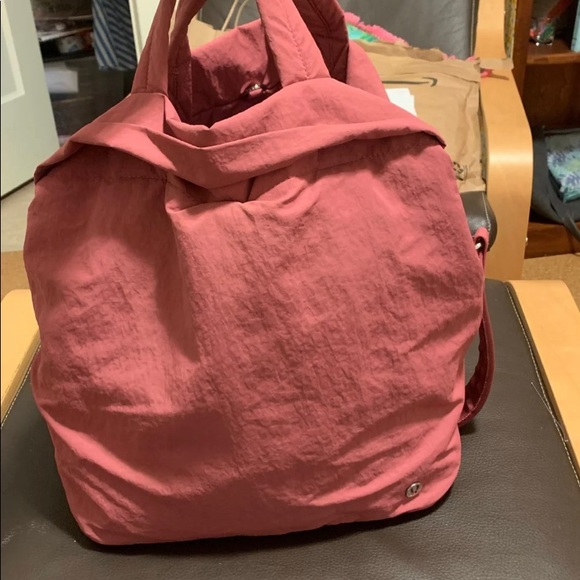 Lululemon 19L on my level bag - Picture 4 of 5